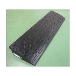 ゴム製段差プレート 幅90cm 高さ9.5cm