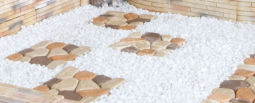 �h���V�[�g�̏�ɍ�����~��