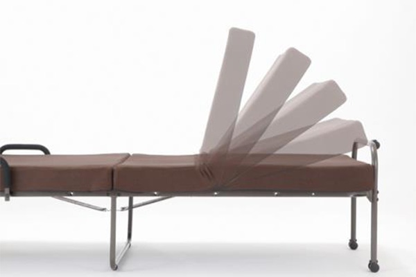 背もたれの角度調節が可能