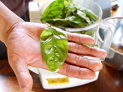 キッチンタオル等で水気を拭き取りましょう