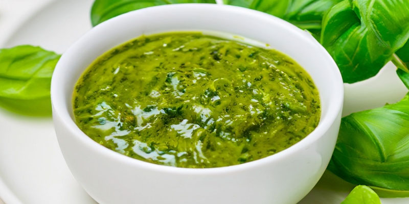 バジルを使ったジェノバ風ソースの作り方
