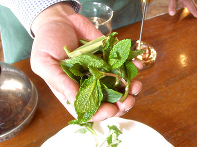 熱湯を注いだら