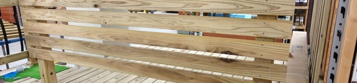 防腐ヒノキで階段・フェンス付きのウッドデッキを作ろう