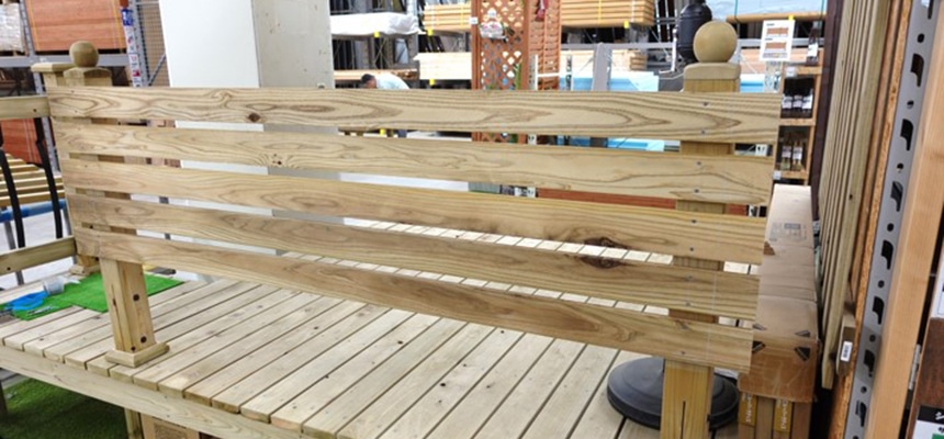 防腐ヒノキで階段・フェンス付きのウッドデッキを作ろう