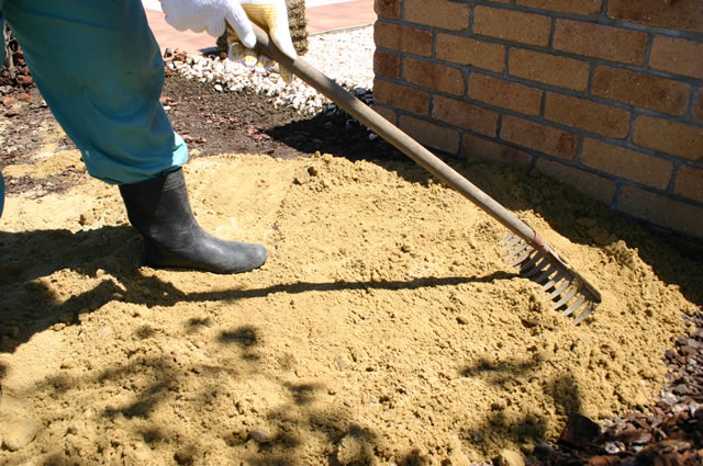 支柱・本体はしっかり固定する