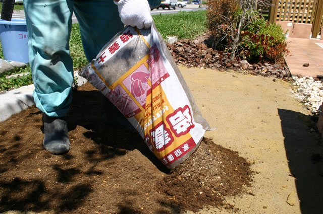 支柱・本体はしっかり固定する