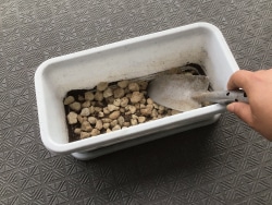 プランターと鉢底石