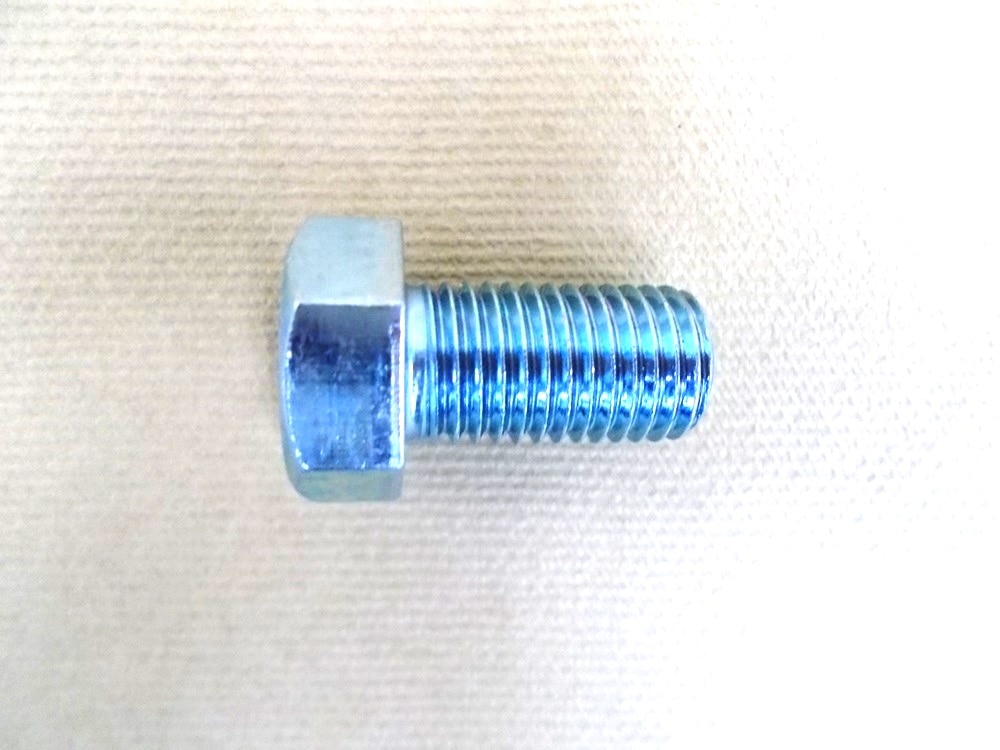 ＩＳＯボルト　ユニクロバラ　１６Ｘ３０