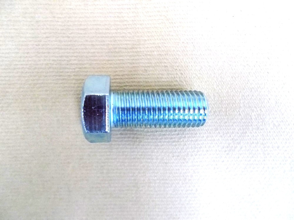 ＩＳＯボルト　ユニクロバラ　１６Ｘ４０