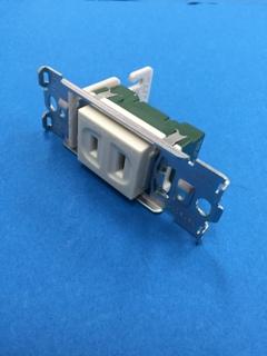 パナソニック　埋め込みコンセント　ＷＣＦ２００１Ｗ