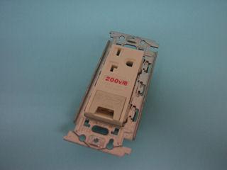 パナソニック　埋込接地コンセント　ＷＮ１９３２