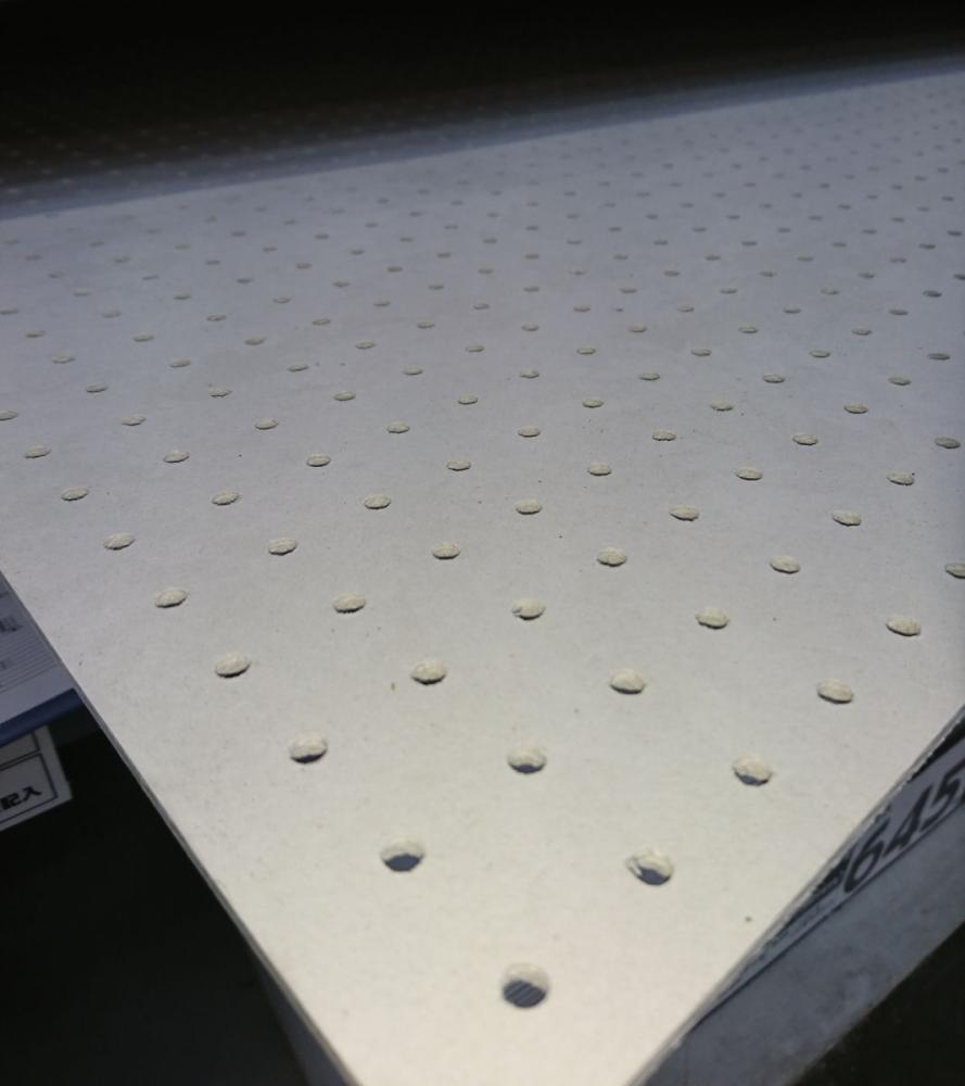 ケイカル板　５ｍ／ｍ３×６有孔