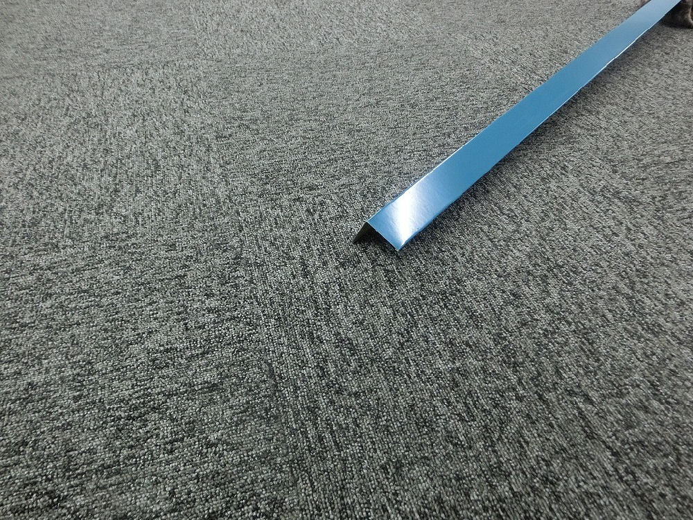 トタンコーナー出隅　ブルー　６尺