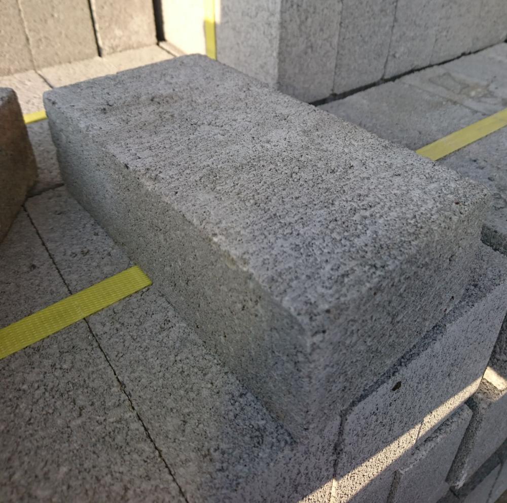 セメントレンガ