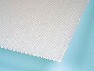 ＰＰプレート　９００×６００×４ｍｍ厚　半透明