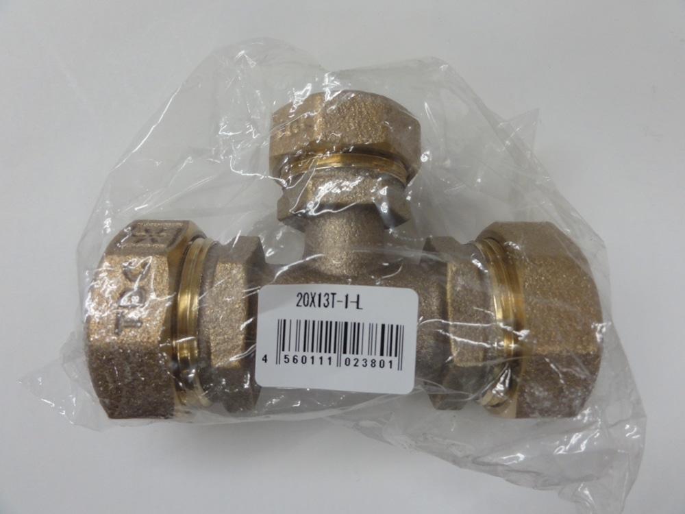 ＴＢＣ　ＰＥ継手チーズ　２０×１３　Ｔ－１－Ｌ