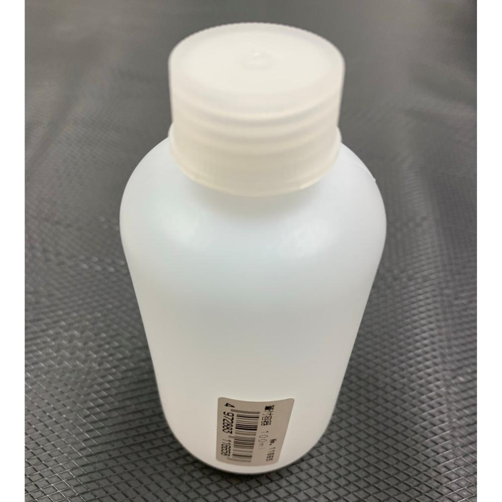 筆付き容器　１００ｃｃ