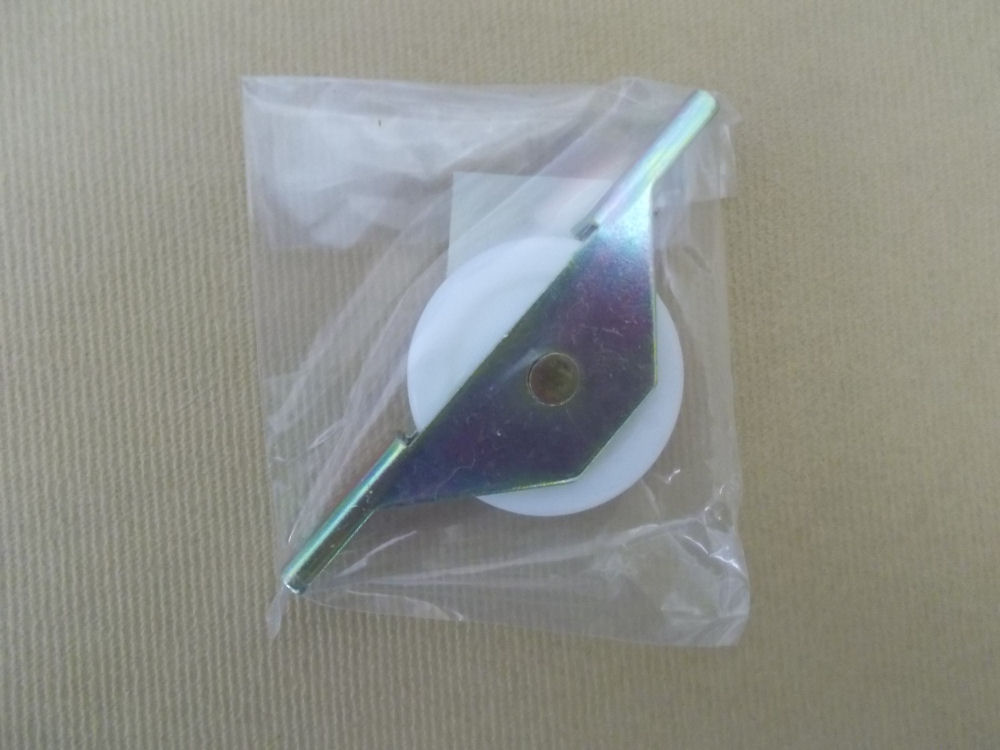 Ｕステンレール用戸車４５平　ＤＰＭ－０４５２