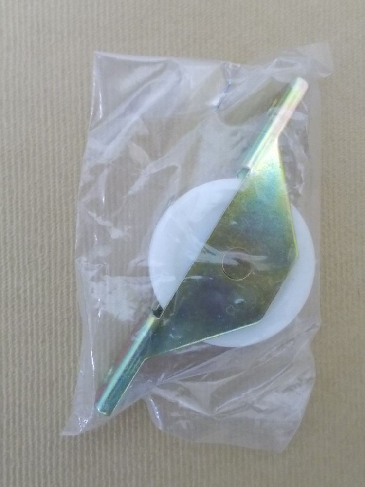 Ｕステンレール用戸車Ｂ入　４５平　ＤＰＷ－０４５２