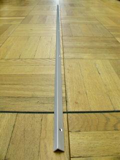 光モール　フロアー材用のＲアングル　シルバー（穴付）　２０００ＭＭ　ＮＯ．１４８９