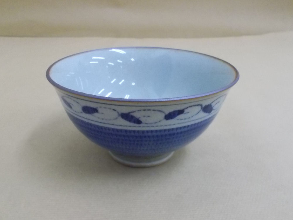 【有田焼】飯碗　大　とちり唐草　青