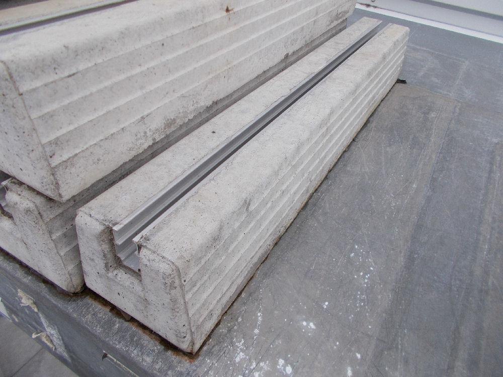 スライドブロック　幅６０×奥行１０×高さ９ｃｍ