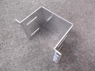 人工木デッキ材　幕板固定金具　【ｐ】