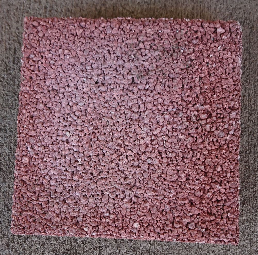透水・保水インター平板　レッド　２０×２０×６ｃｍ