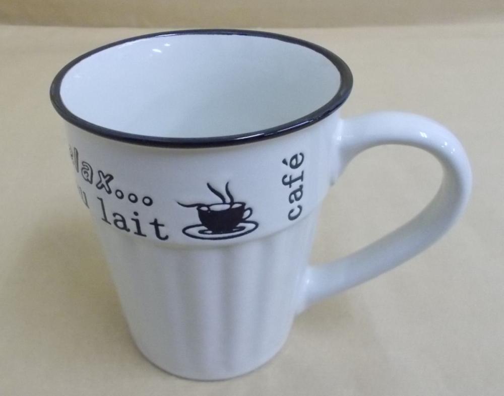 陶磁器製マグカップ　ｅｎｊｏｙ　ホワイト