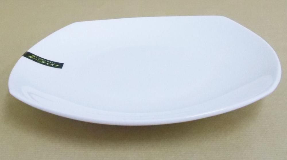 ボーンチャイナ　スクエアプレート　１８ｃｍ