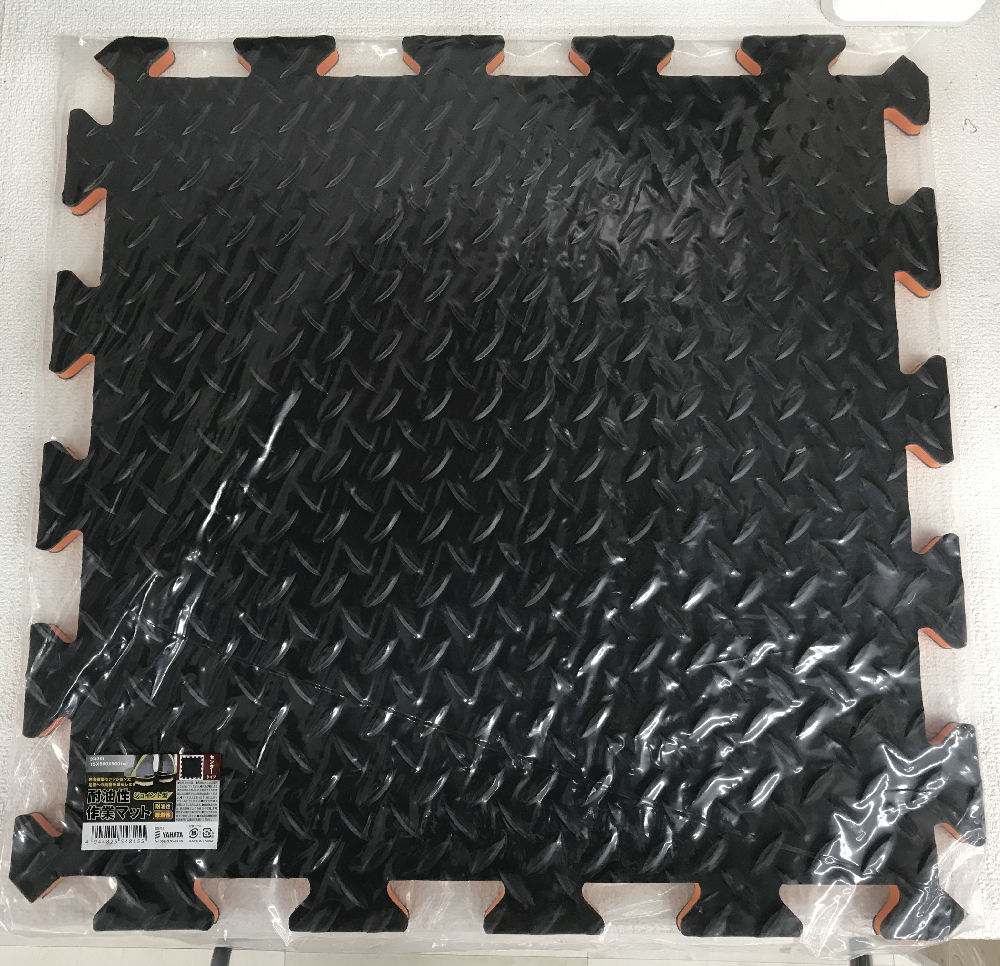 ジョイント型耐油性マット　５００×５００