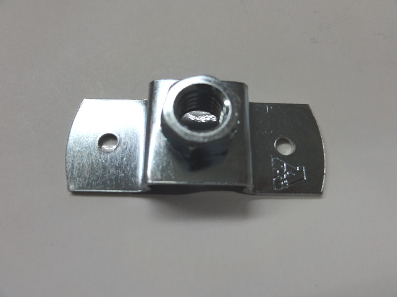 吊配管金具　ねじ込みＴ足Ｗ３／８