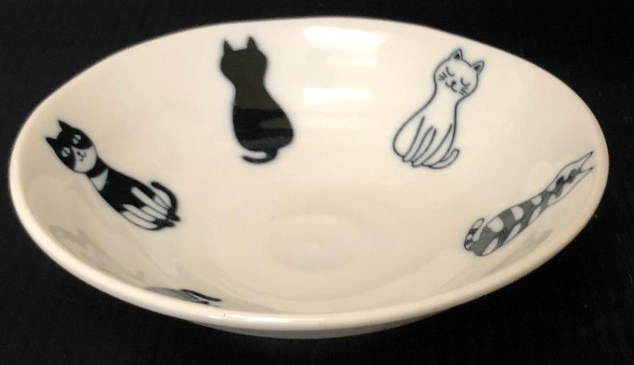 軽量４．０浅鉢　おすわりネコ