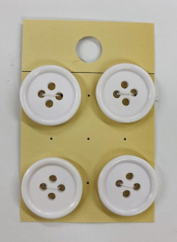 ４つ穴ボタン　１８ｍｍ　白　１０２１