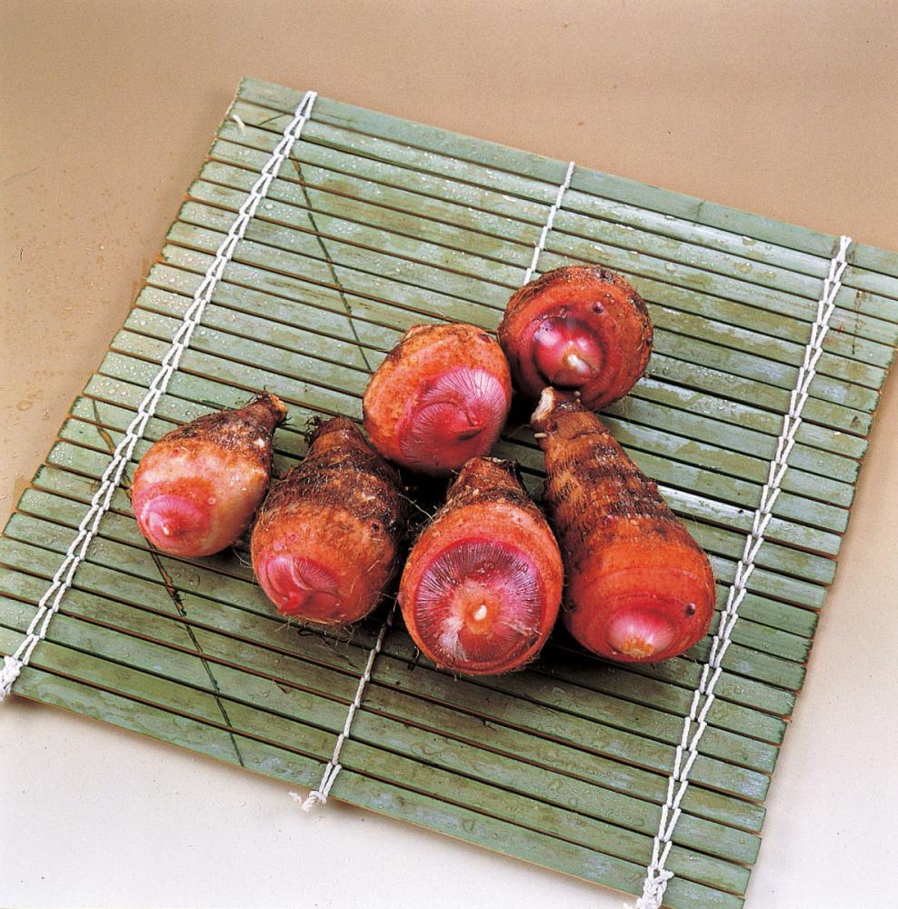 国産　里芋　赤芽大吉（セレベス）　２００ｇ