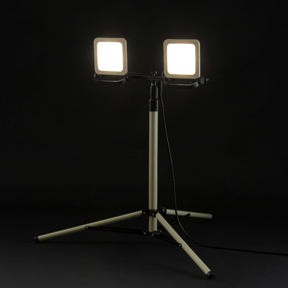 アイリスオーヤマ　ＬＥＤスタンドライト　１００００ｌｍ　ＬＷＴＬ－１００００ＳＴ