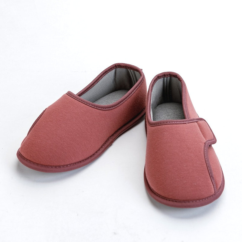 徳武産業　やわらか底でフィット前とじ　室内・施設履き　ワイン　Ｌ