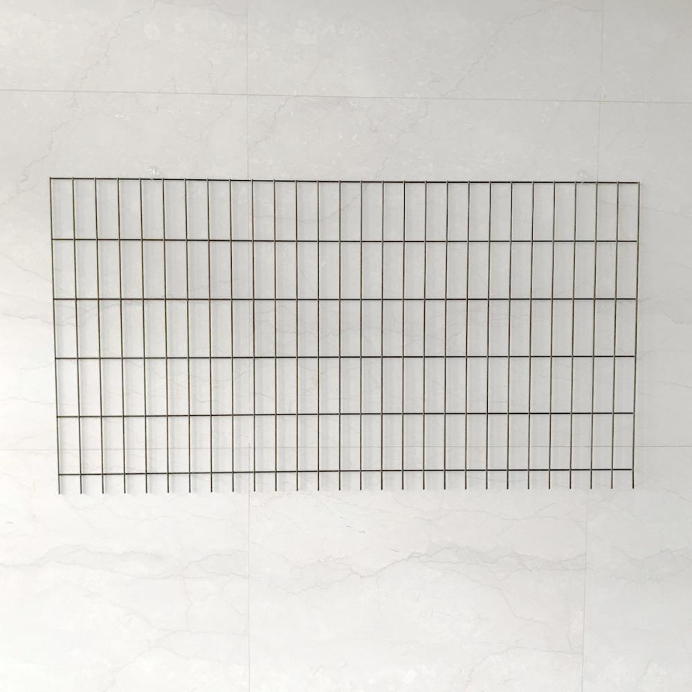 ダークブラウン