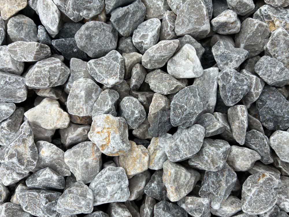 駐車場に敷く砂利　約１５～２０ｍｍ　２０ｋｇ