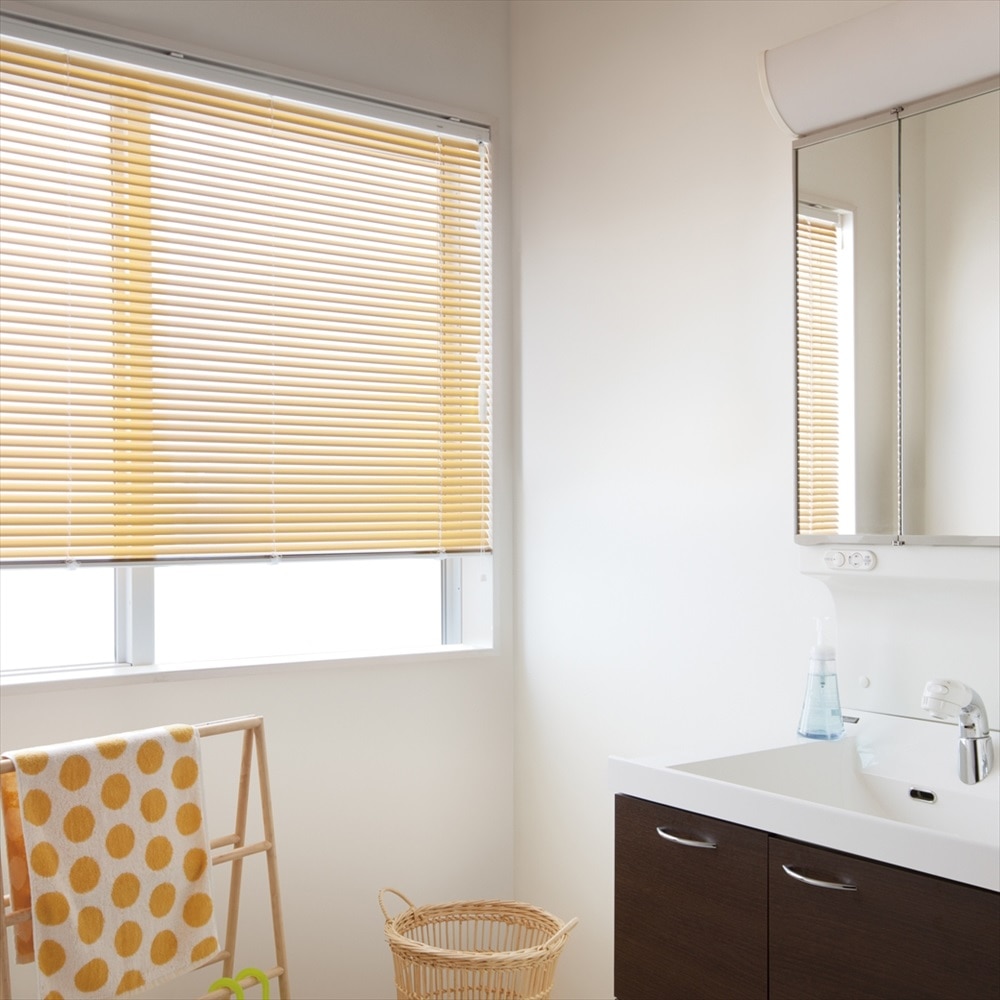 オーダーアルミブラインド　コルト２浴窓遮熱　幅１６１～１８０高３４１～３６０