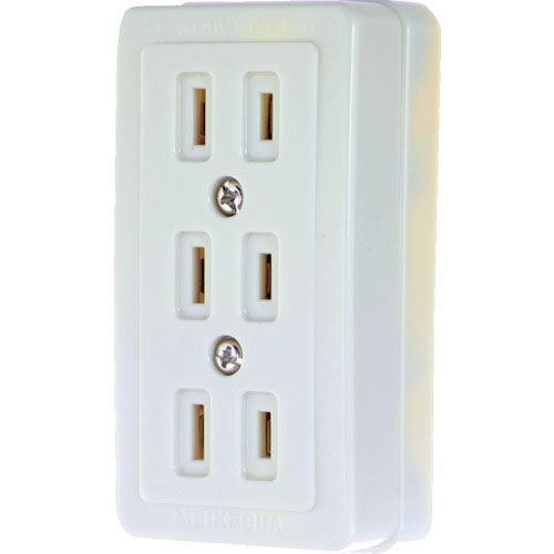 ＴＲＵＳＣＯ　トリプルコンセント（白）＿