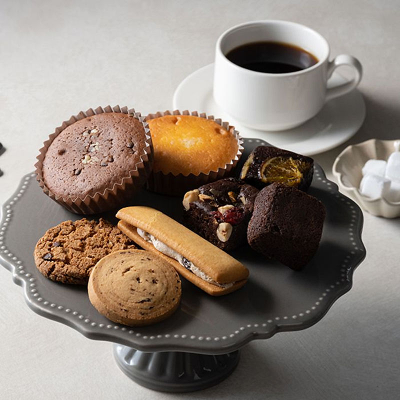 ホテルオークラ　スイーツギフト　１０個