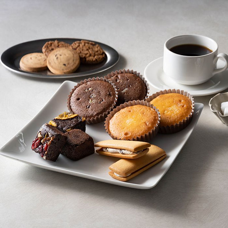 ホテルオークラ　スイーツ＆コーヒーギフト　１７個