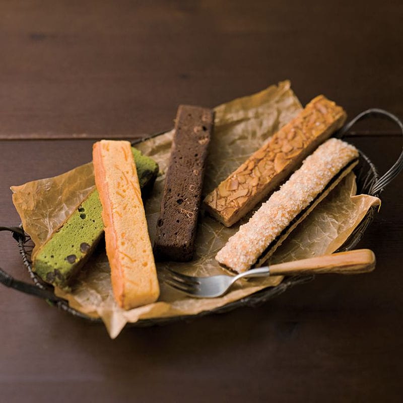 ＡＫＩＹＡＭＡ　スティックケーキ　６本