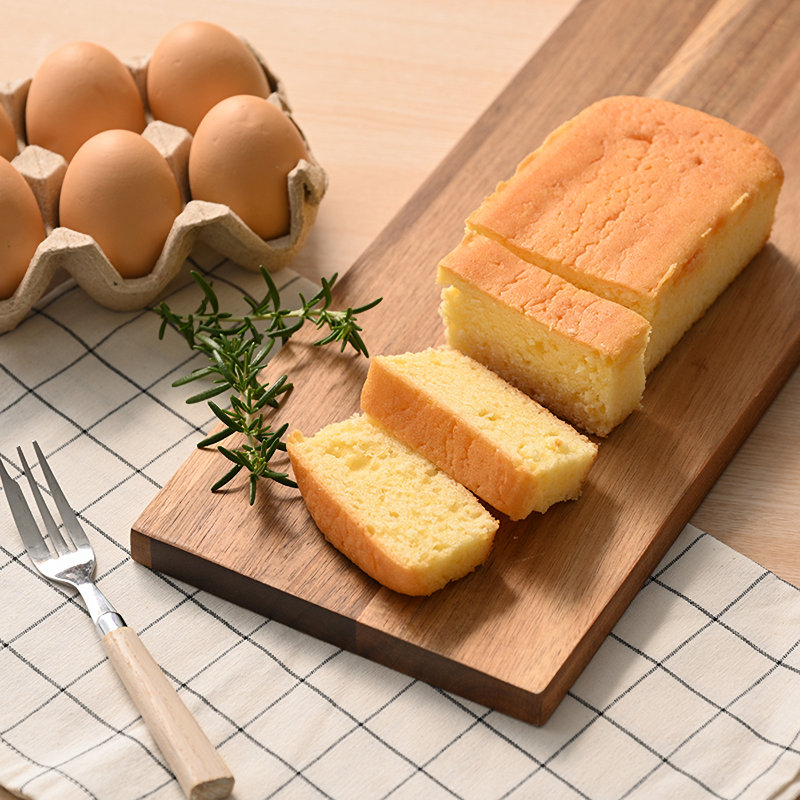 ベイクドケーキ（３種のチーズ）【２６－２７】