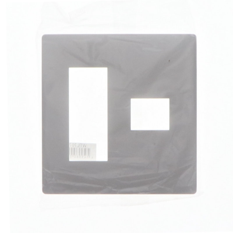 パナソニック　アドバンス　コンセントプレート　３＋１コ用　ＷＴＬ７０７４ＷＫ