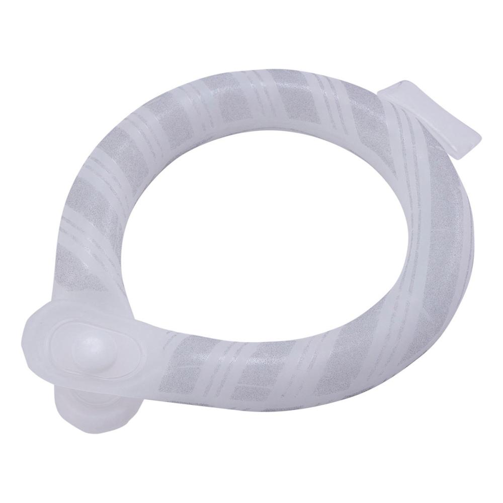 反射して光る　クールネックリング　Ｓ