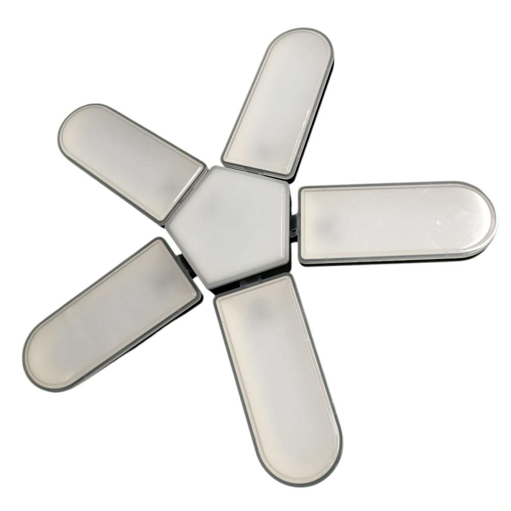 ＢＯＬＴＳ（ボルトス）　防雨型５枚羽ＬＥＤ電球　５０００ルーメン　ＲＺ－５０００－５