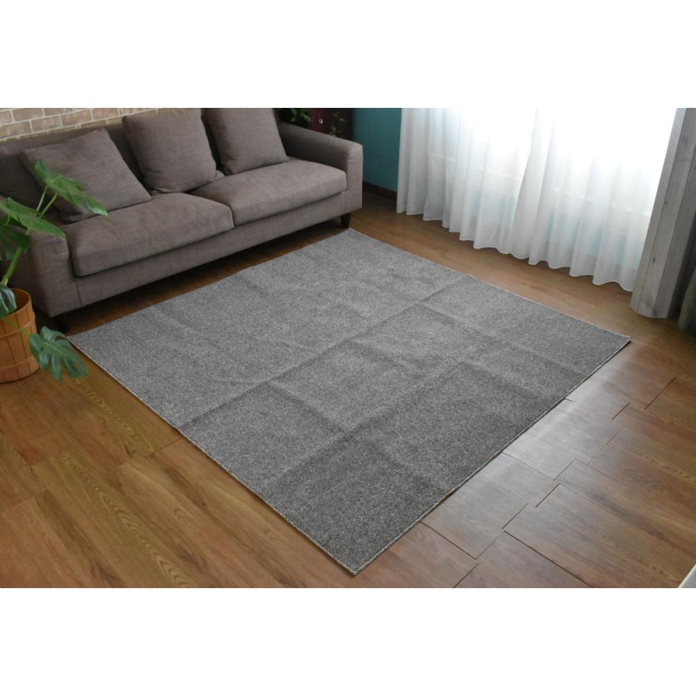 ほこりが取れやすいラグ　ベージュ　１７０×１７０ｃｍ