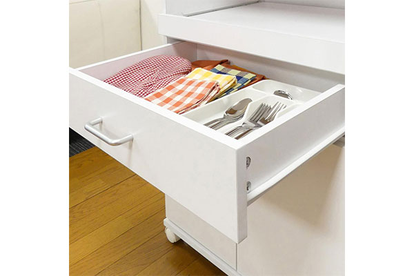 小物収納できる引き出し付き